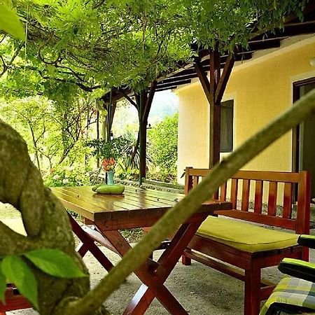 Ivan'S Holiday Home เวียร์ปาซาร์ ภายนอก รูปภาพ