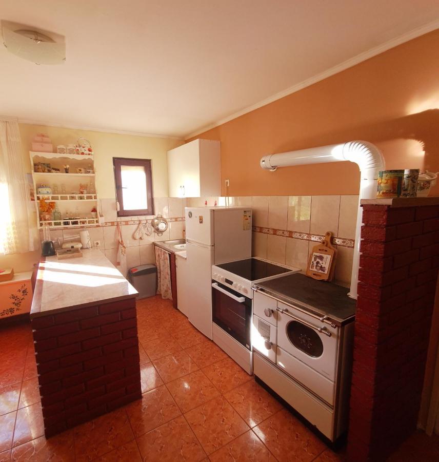 Ivan'S Holiday Home เวียร์ปาซาร์ ภายนอก รูปภาพ