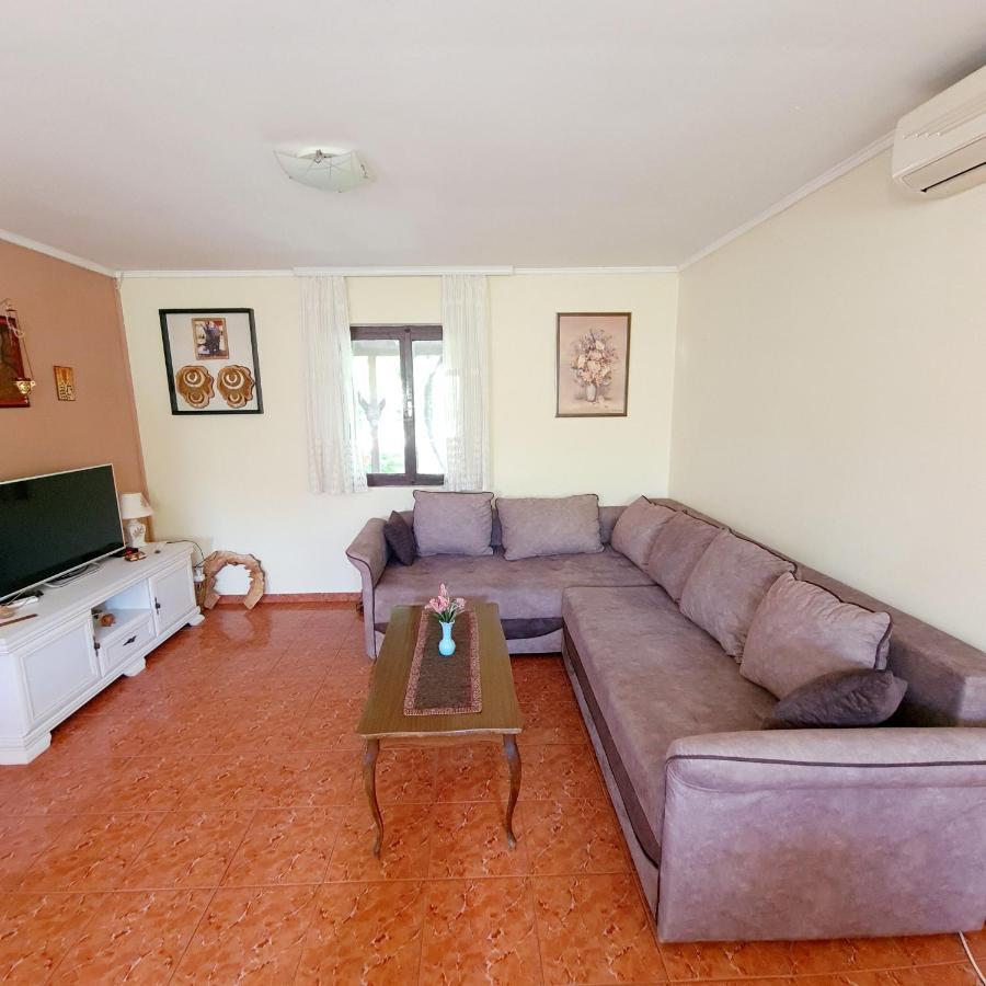 Ivan'S Holiday Home เวียร์ปาซาร์ ภายนอก รูปภาพ