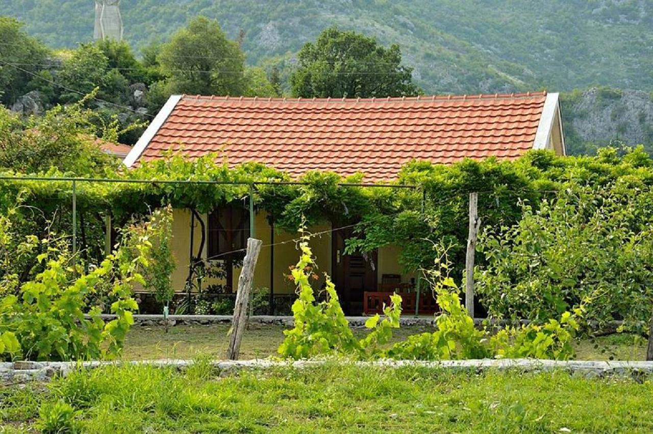 Ivan'S Holiday Home เวียร์ปาซาร์ ภายนอก รูปภาพ